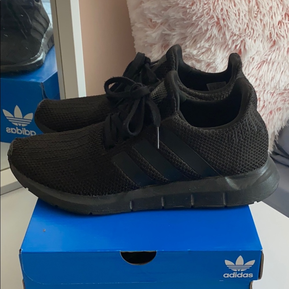 *Selling TODAY!!* All black Swift Run Adidas